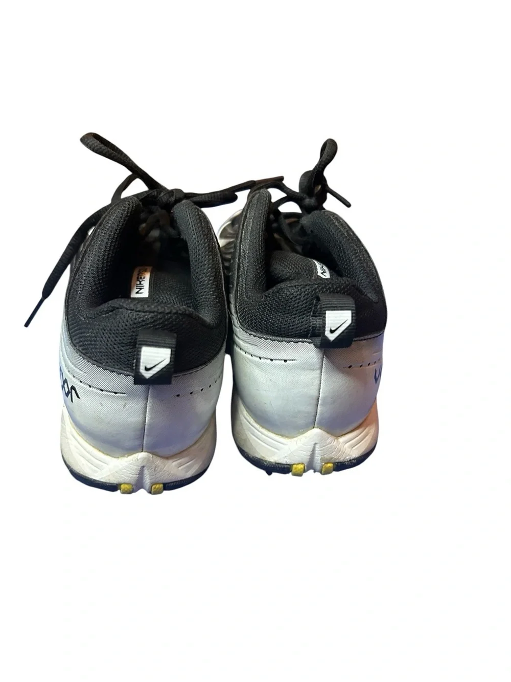 Nike Black and Yellow Softball baseballl plastic molded Cleats — Size 5 youth